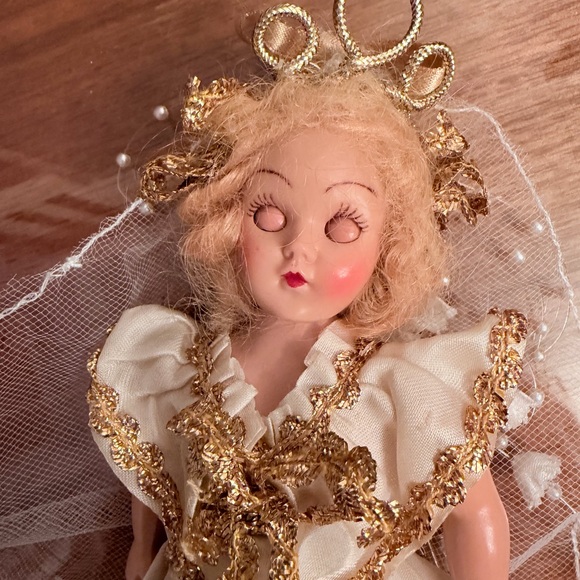 7 Vintage Doll Collection in Pink, White, Gold, Blue and Orange - Picture 11 of 16
